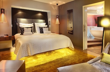 Suite (Studio 45)