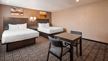 Standard Room, 2 Queen Beds, Non Smoking (No Pets in room type)