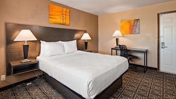Standard Room, 1 Queen Bed, Non Smoking (No Pets in room type)