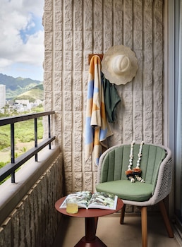 Room, 1 King Bed, Mobility Accessible (with Lanai)