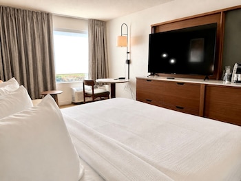 Deluxe Room, 1 King Bed