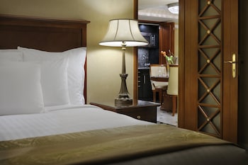 Executive Suite, 1 King Bed, Balcony