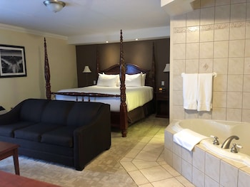 Standard Room, 1 King Bed, Non Smoking, Hot Tub (Oversized Room;with Sofabed)