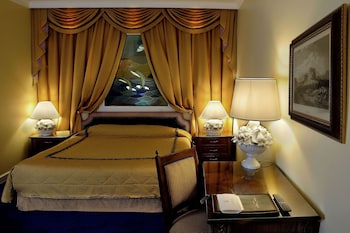 Double Room, No Windows