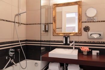 Deluxe Top View Room