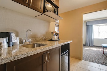 Family Suite, 2 Bedrooms, Non Smoking, Refrigerator & Microwave (with Sofabed;Bunk beds)