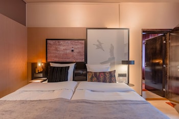 Standard Room, 1 King Bed (Yrjönkatu building)