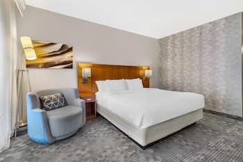 Room, 1 King Bed with Sofa bed, Accessible, Balcony