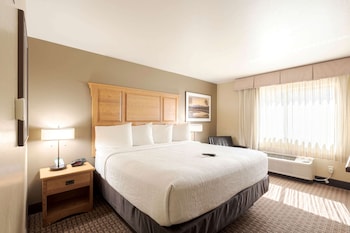 Suite, 1 King Bed, Non Smoking, Jetted Tub