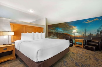 Standard Room, 1 King Bed, Non Smoking, Jetted Tub (Oversized Room)