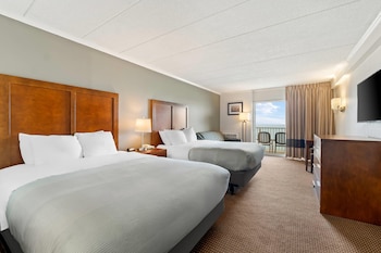 2 Queen Beds, Oceanfront, Accessible