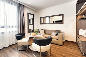 Junior Suite (The Level)
