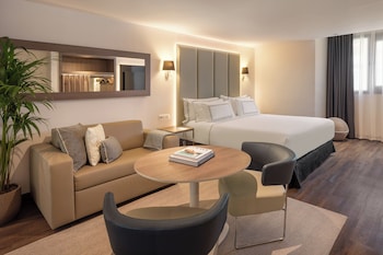 Communicated Room (Grand Premium, The Level)