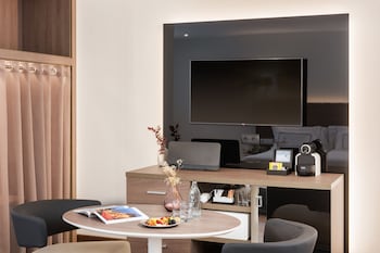 Premium Room, Bathtub (The Level)