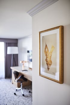 Classic Room, 1 King Bed, Balcony