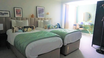 Classic Double or Twin Room, Bathtub