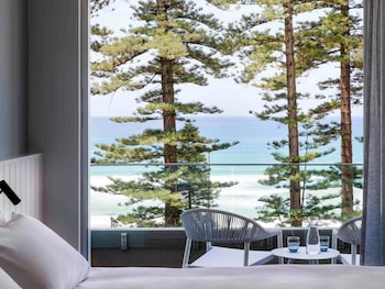 Deluxe Room, 1 King Bed, Ocean View