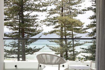 Deluxe Room, 1 King Bed, Ocean View