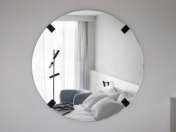 Atrium Deluxe King