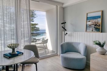 Ocean View King - Elysium Floor