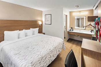 Standard Room, 1 King Bed (Smoke Free)