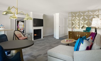 Premium Two Queen Suite with Balcony