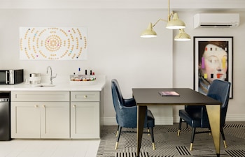 ADA Signature Two Queen Suite