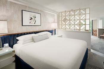 Deluxe King Suite