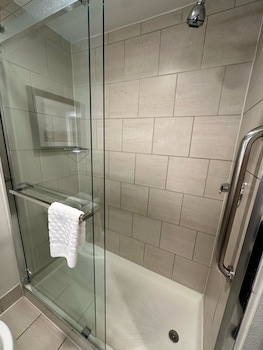 Standard Room, 2 Queen Beds, Patio, Poolside