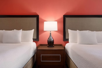 Room, 2 Queen Beds, Non Smoking