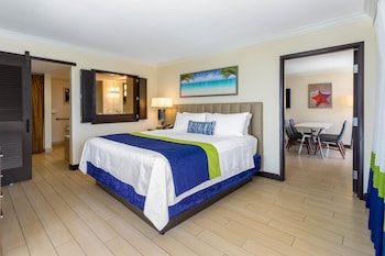 Suite, 1 Bedroom, City View (Non-Smoking/ Corner)