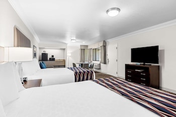 Suite, Multiple Beds, Non Smoking, Kitchen (Living Room;with Sofabed)