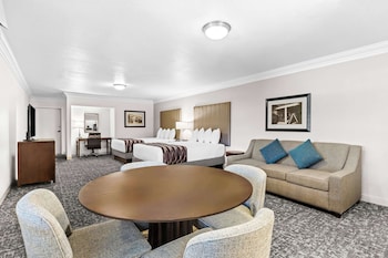 Suite, Multiple Beds, Non Smoking, Kitchen (Living Room;with Sofabed)