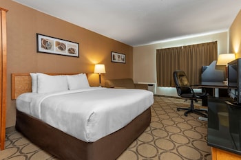 Deluxe Room, 1 Queen Bed with Sofabed, Refrigerator & Microwave, Second Floor