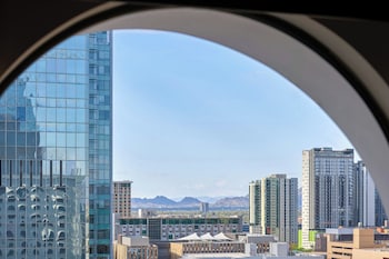 Room, 2 Queen Beds, City View