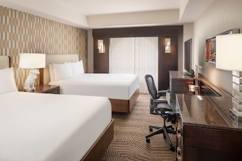 Standard Room, 2 Queen Beds (Mobility/Hearing Access, Roll-In Shwr)