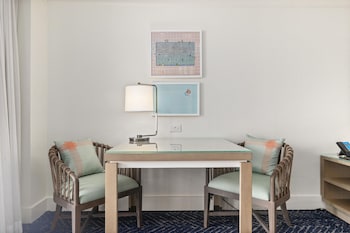 Deluxe Suite, 2 Queen Beds