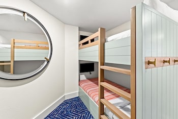 Premium Room, 1 King Bed, Beachfront