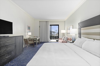 Room, 1 King Bed, Lanai, Pool View