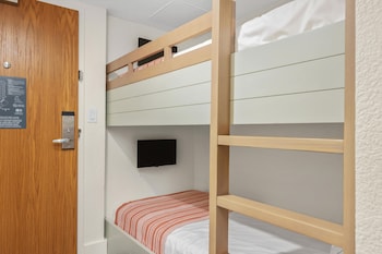 Room, Multiple Beds