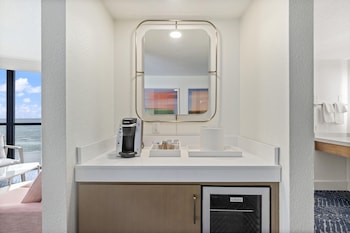 Executive Room, 1 King Bed, Beachfront