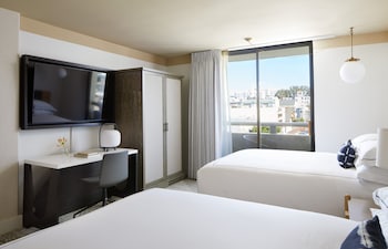 Room, 2 Queen Beds, Balcony