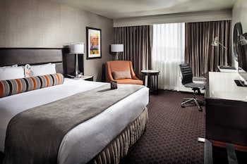 Junior Suite, 1 King Bed with Sofa bed