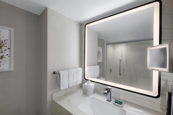 Superior Suite, 1 King Bed, Accessible (Hearing)