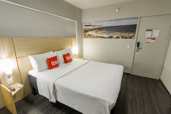 Executive Double partial Sea View apartment with Queen-Size Bed