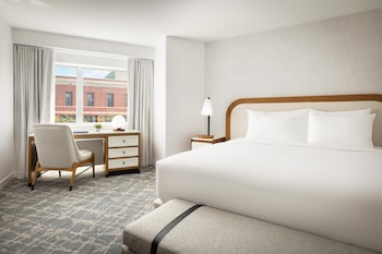 Junior Suite, 1 King Bed