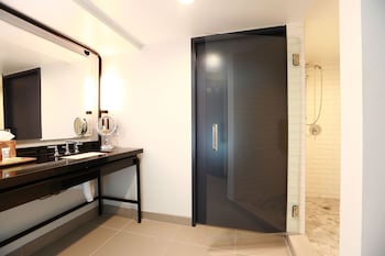 Suite, 1 Bedroom, City View