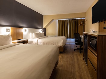 Room 2 Queen Beds, 2nd Floor