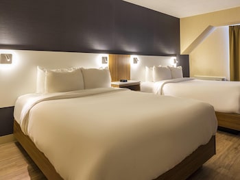 Room 2 Queen Beds, 2nd Floor
