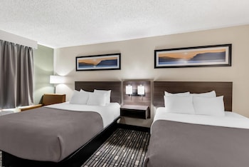 Standard Room, 2 Queen Beds, Refrigerator